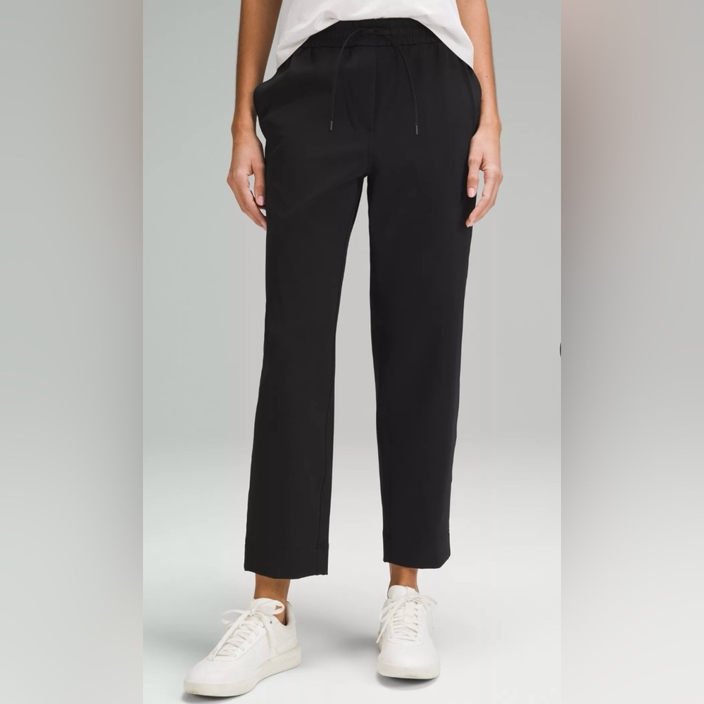 Lululemon Tapered-Leg Mid-Rise Pant 7/8 Length Luxtreme in Black size L
